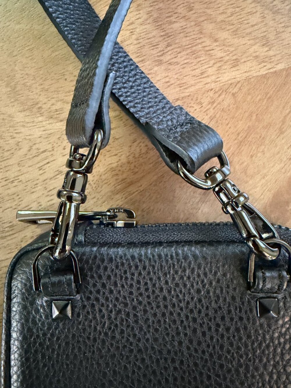 Bandolier Pebble Leather Expanded Zip Pouch Black - Picture 3 of 5